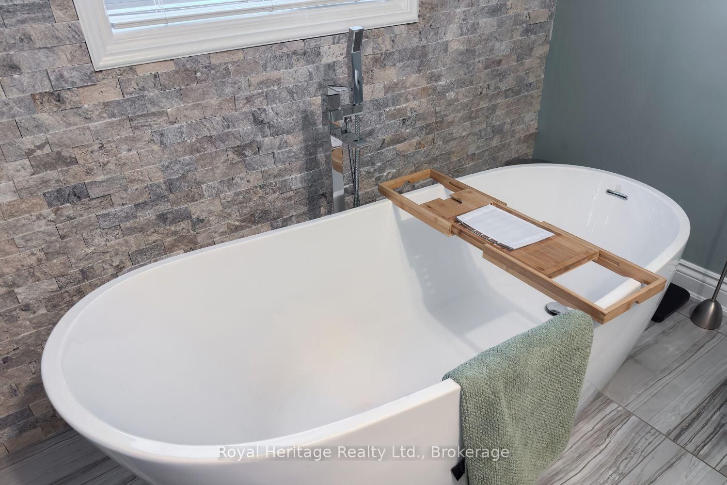 455 Ormond Drive • Oshawa, ON photo 29
