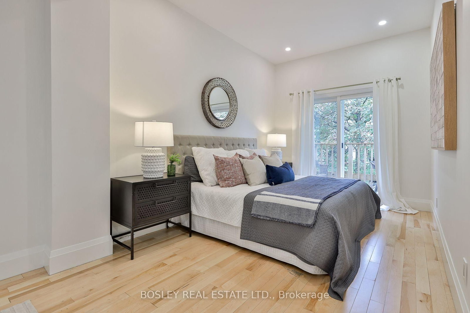 32 Mountalan Avenue • Toronto, ON photo 19