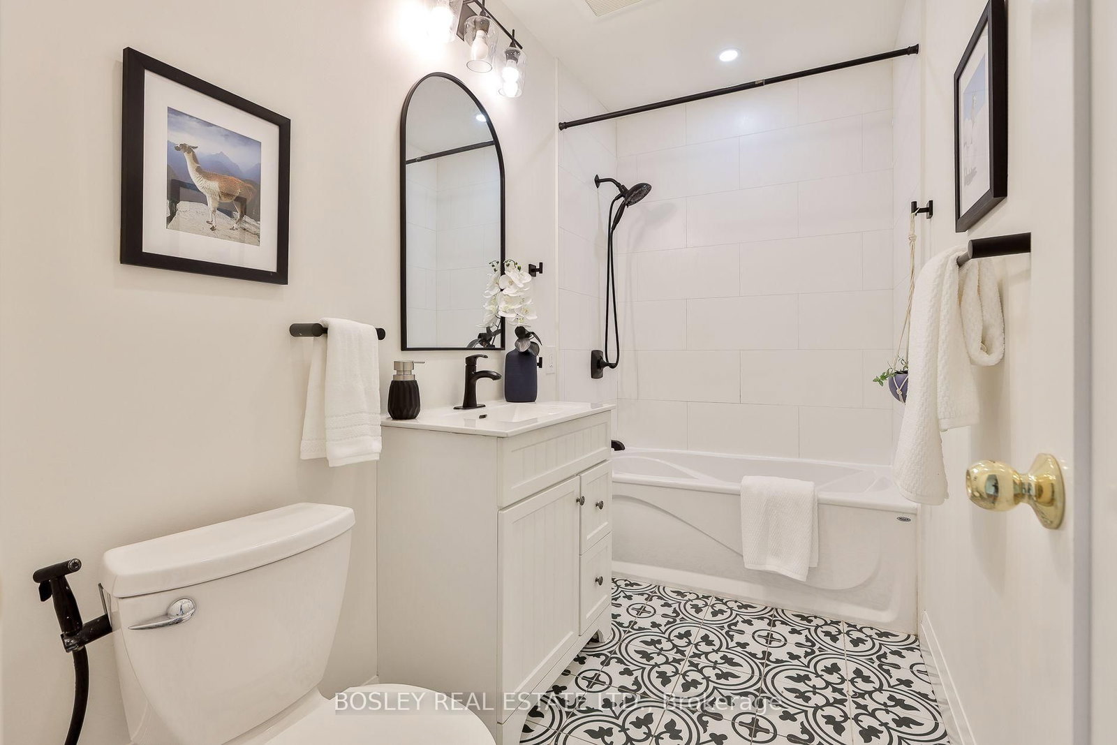 32 Mountalan Avenue • Toronto, ON photo 28