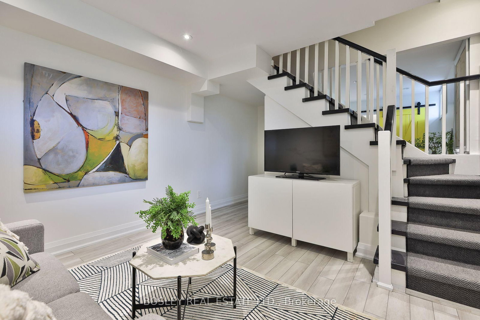32 Mountalan Avenue • Toronto, ON photo 32