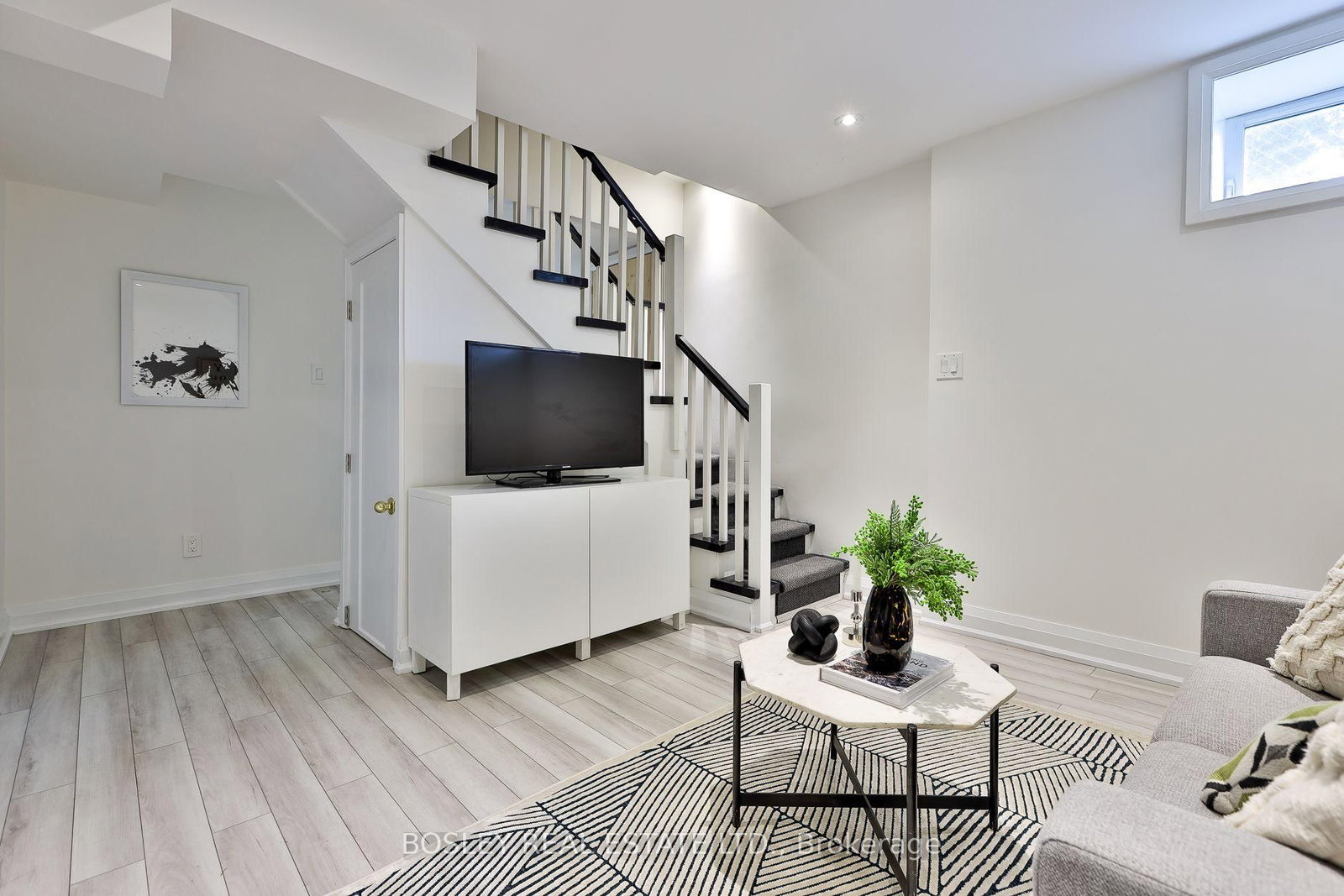 32 Mountalan Avenue • Toronto, ON photo 34