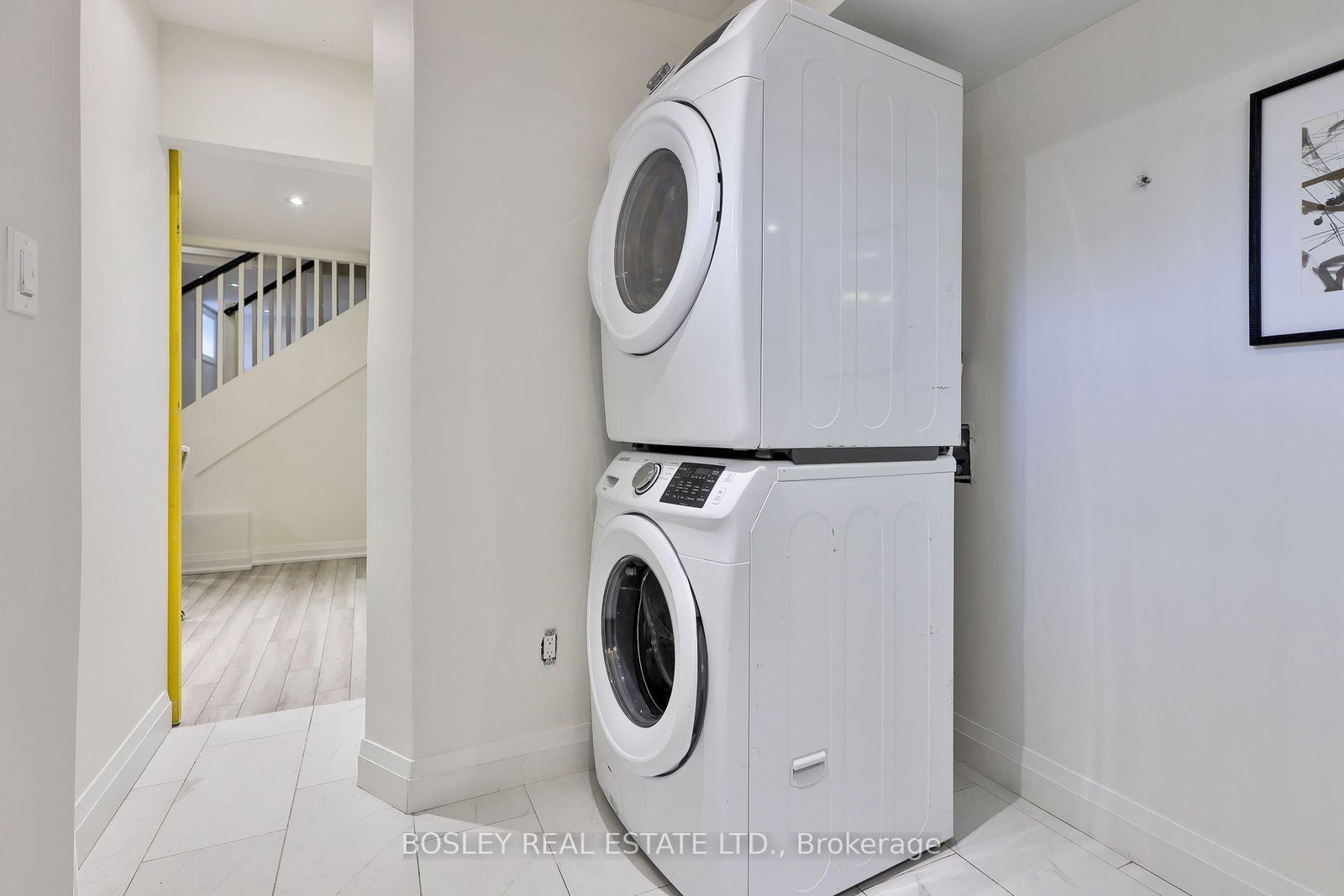 32 Mountalan Avenue • Toronto, ON photo 37