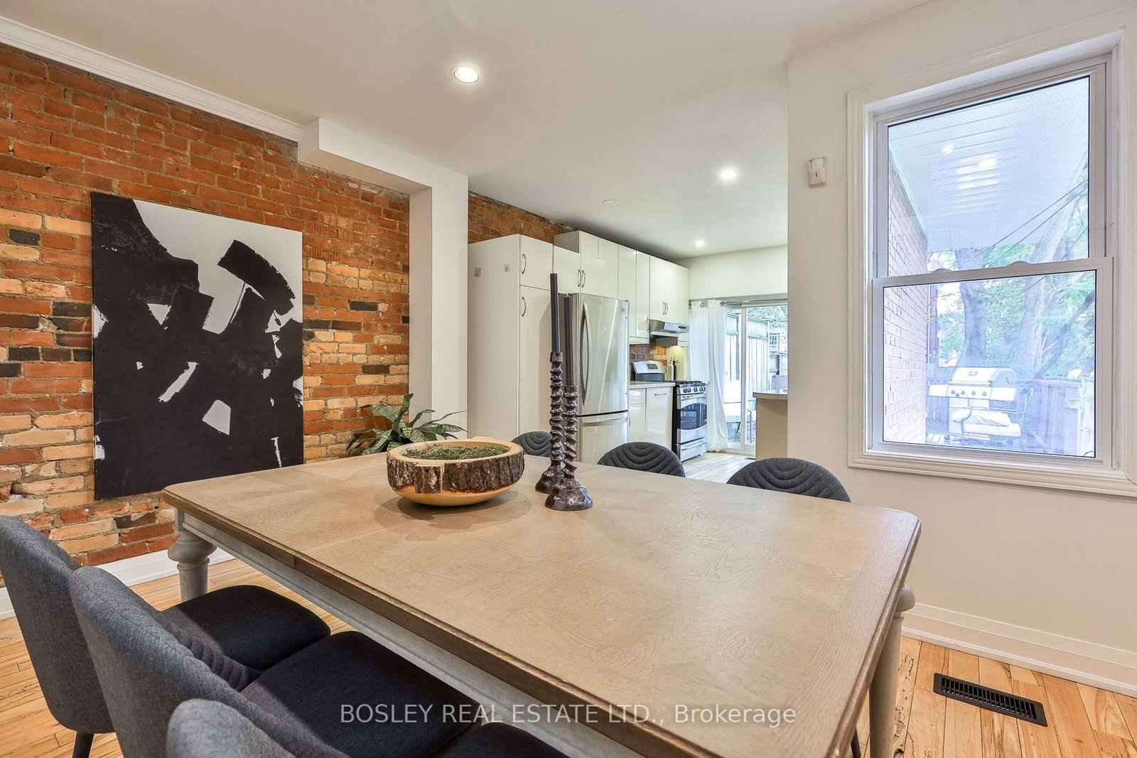 32 Mountalan Avenue • Toronto, ON photo 9