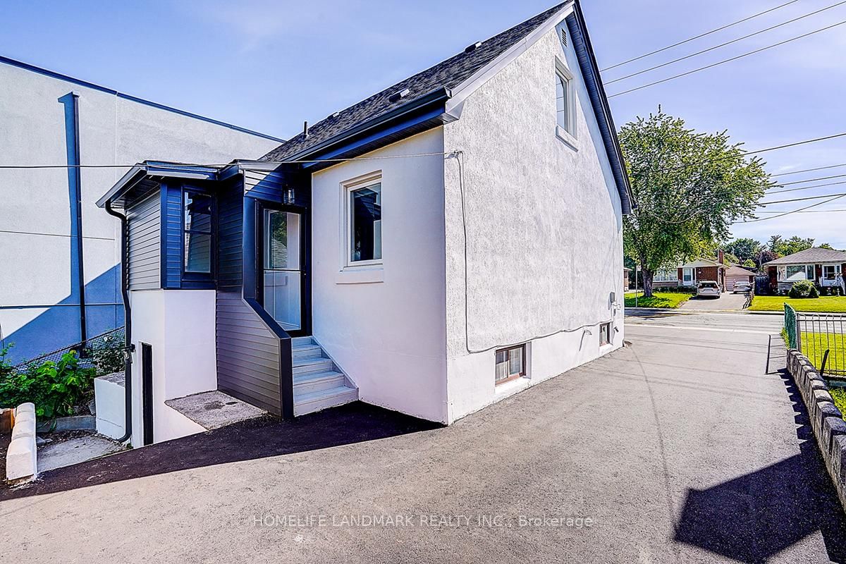572 Pharmacy Avenue • Toronto, ON photo 30