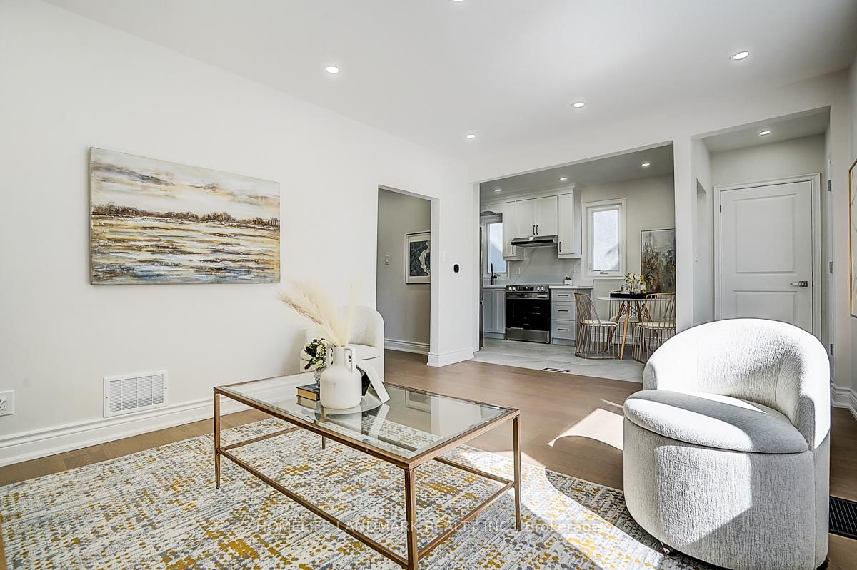 572 Pharmacy Avenue • Toronto, ON photo 5