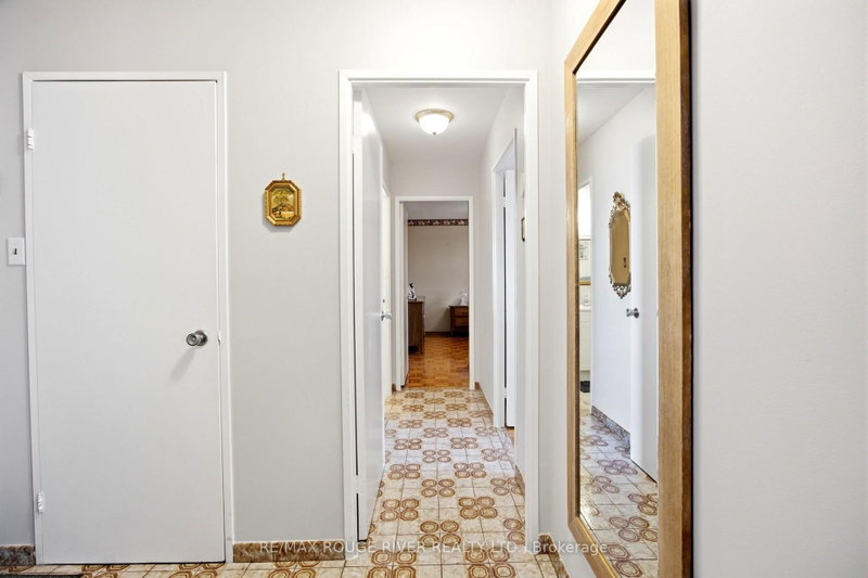 895 Kennedy Toronto,ON M1K 2E9 — Photo 17