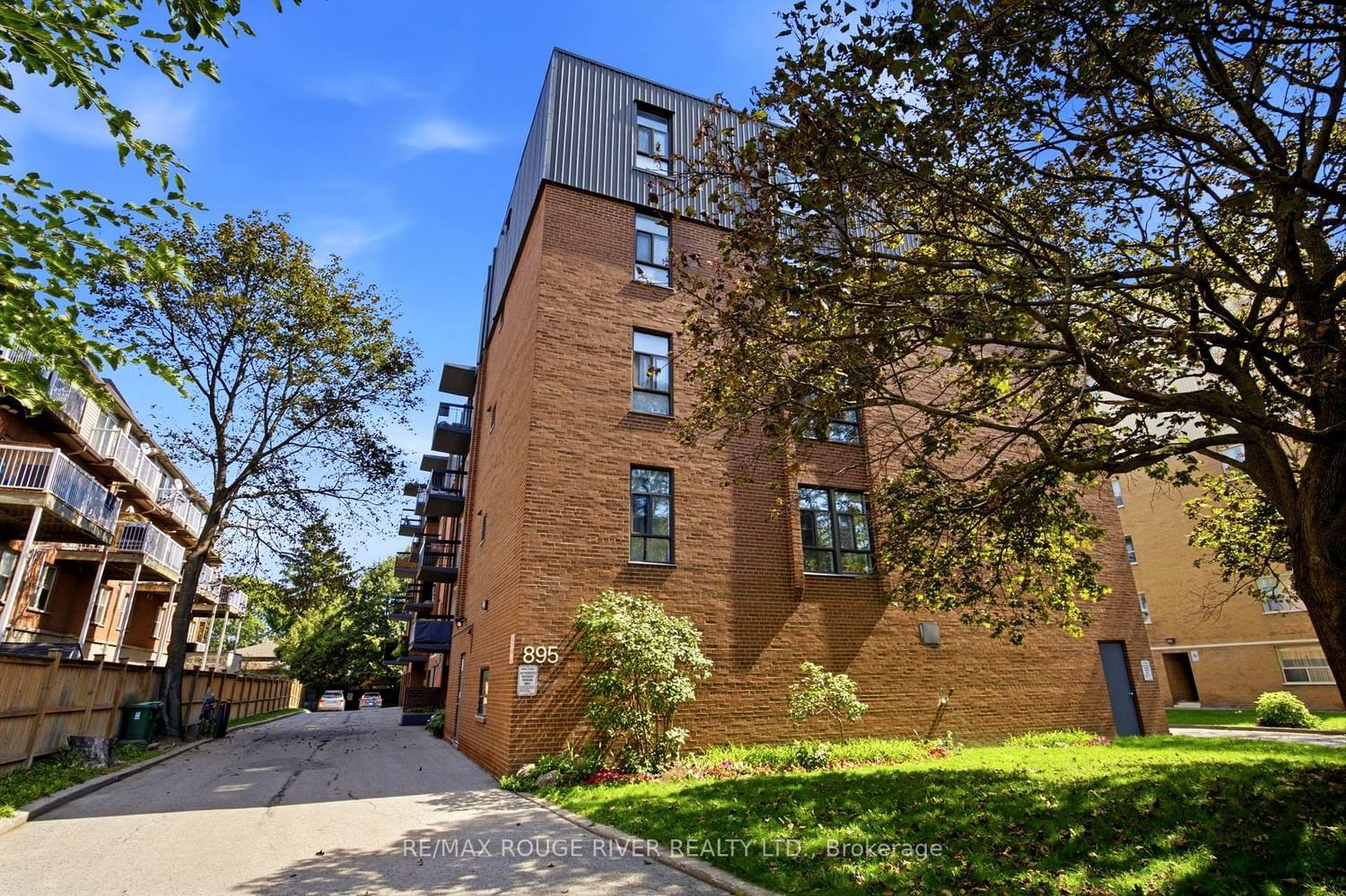 895 Kennedy Road • #406 • Toronto, ON photo 2