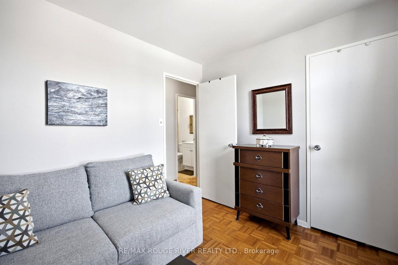 895 Kennedy Toronto,ON M1K 2E9 — Photo 24