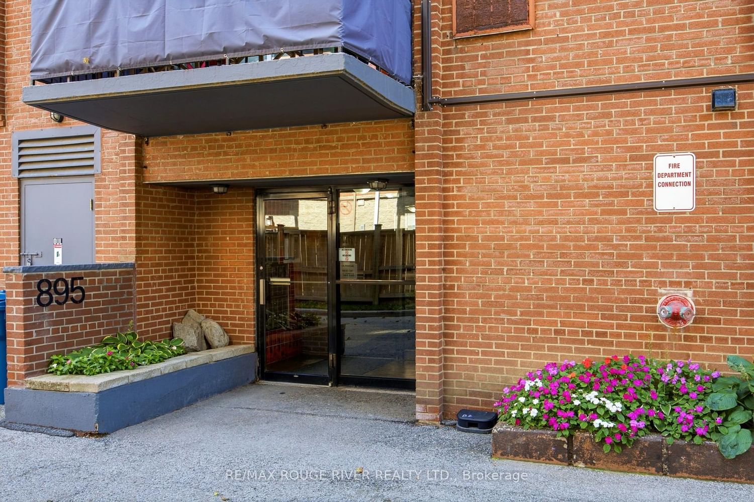 895 Kennedy Road • #406 • Toronto, ON photo 3
