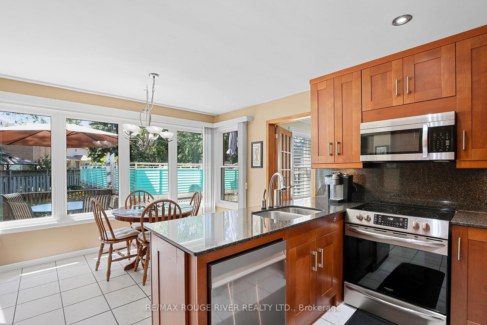 11 Canmore Boulevard • Toronto, ON photo 10
