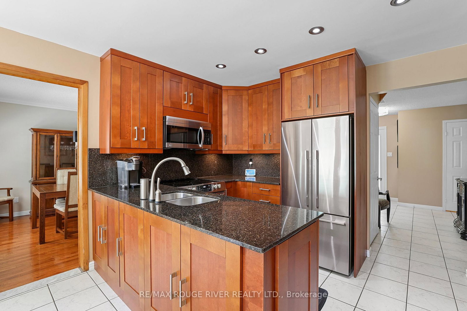 11 Canmore Boulevard • Toronto, ON photo 11