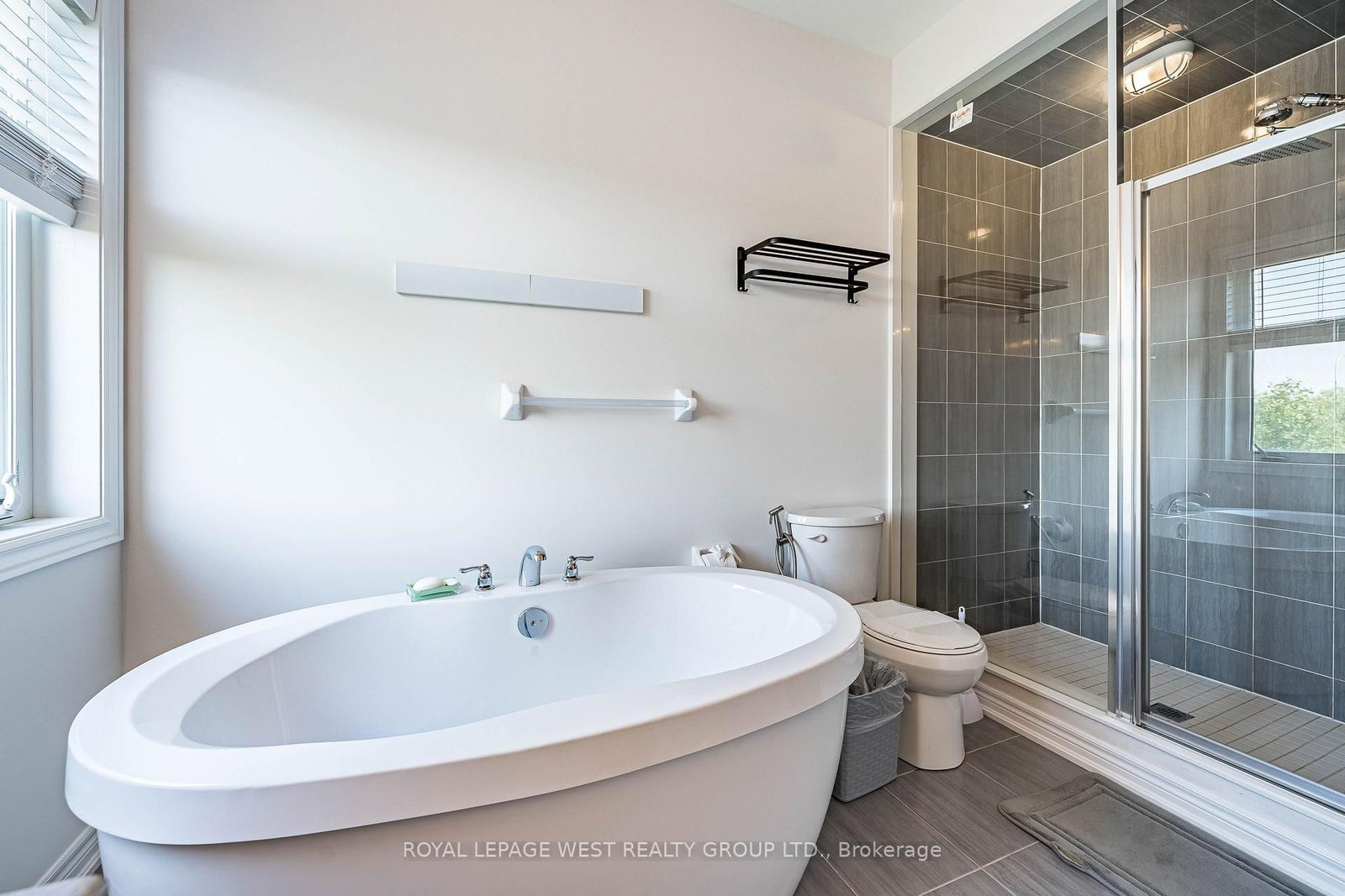 1278 Aquarius Trail • Pickering, ON photo 12