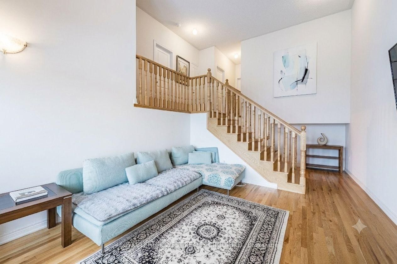 1278 Aquarius Trail • Pickering, ON photo 5