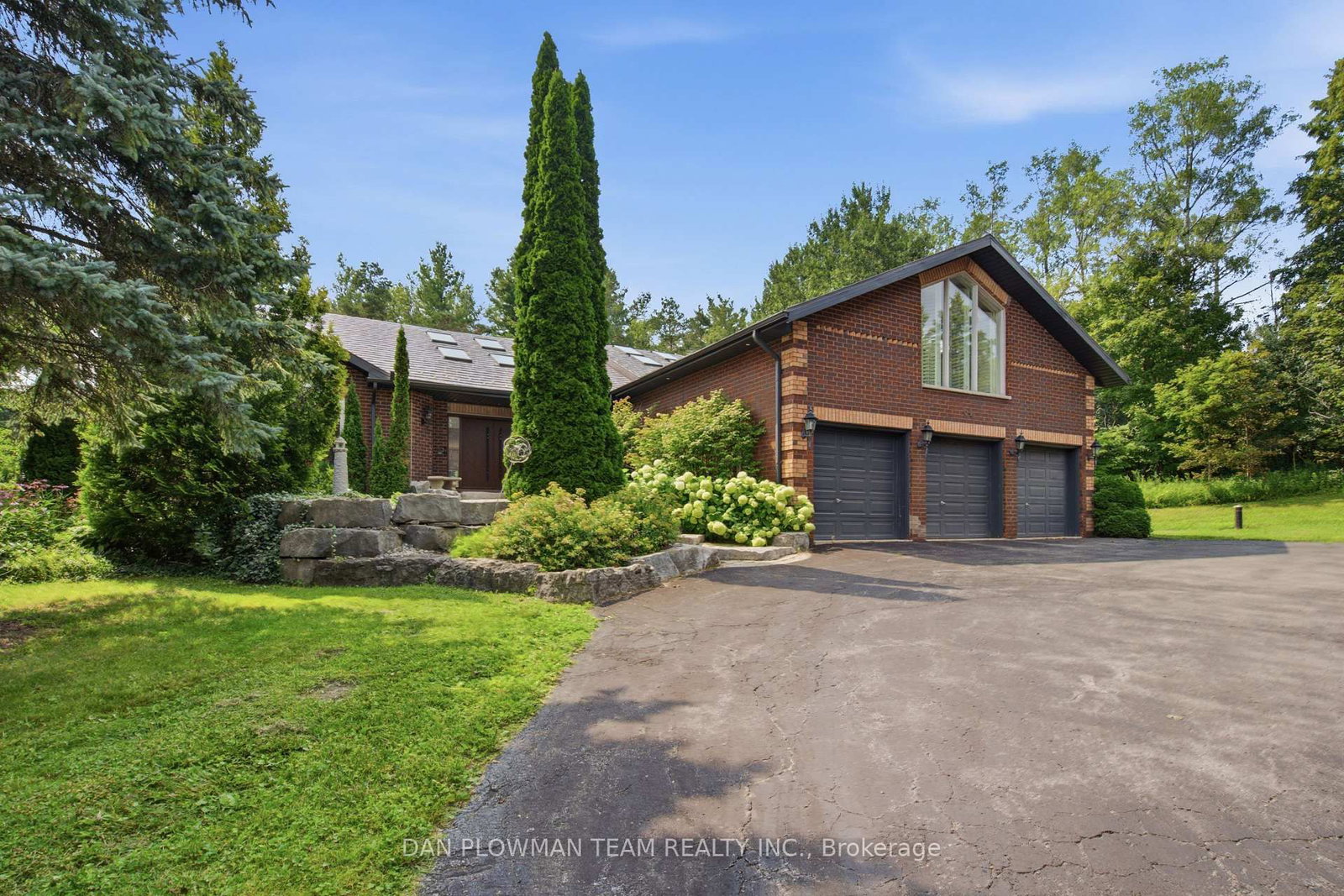 64 Woodbridge Circle • Scugog, ON photo 2