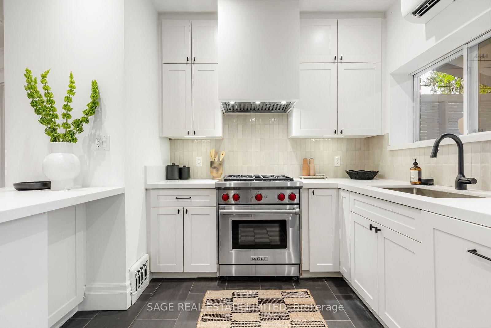 11 Bertmount Avenue • Toronto, ON photo 11