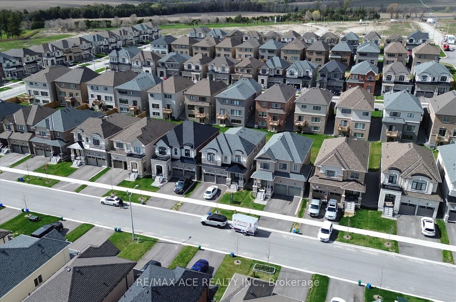 218 Flood Avenue • Clarington, ON photo 1