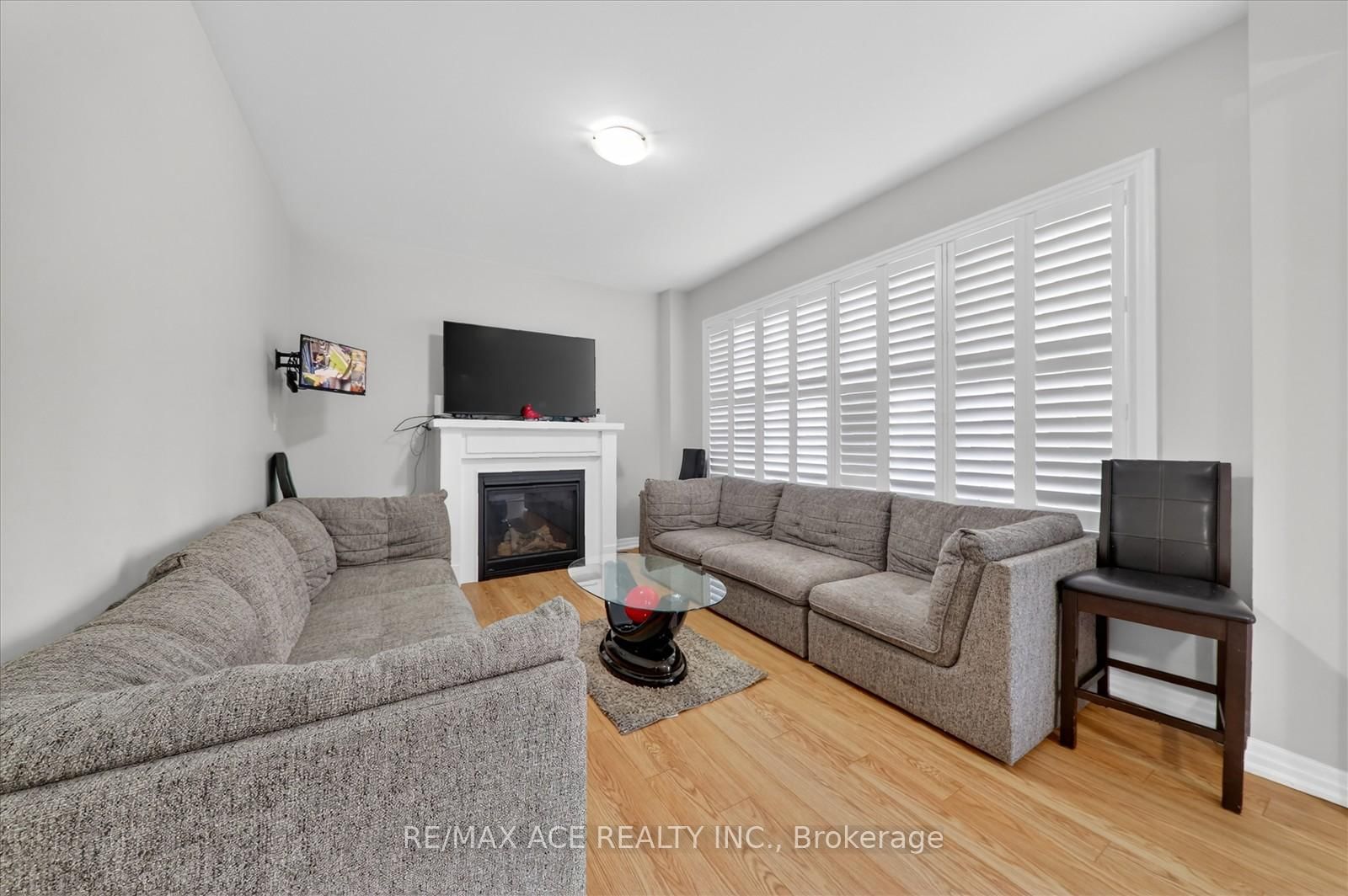 218 Flood Avenue • Clarington, ON photo 16