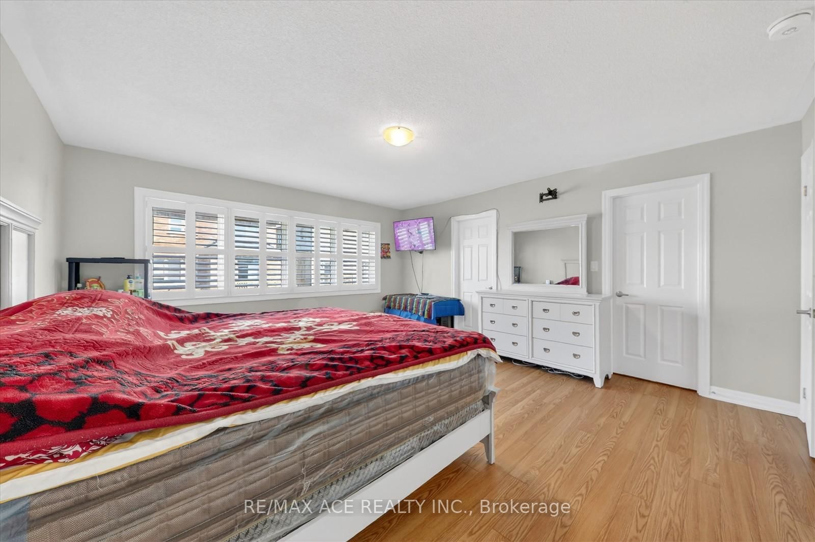 218 Flood Avenue • Clarington, ON photo 22