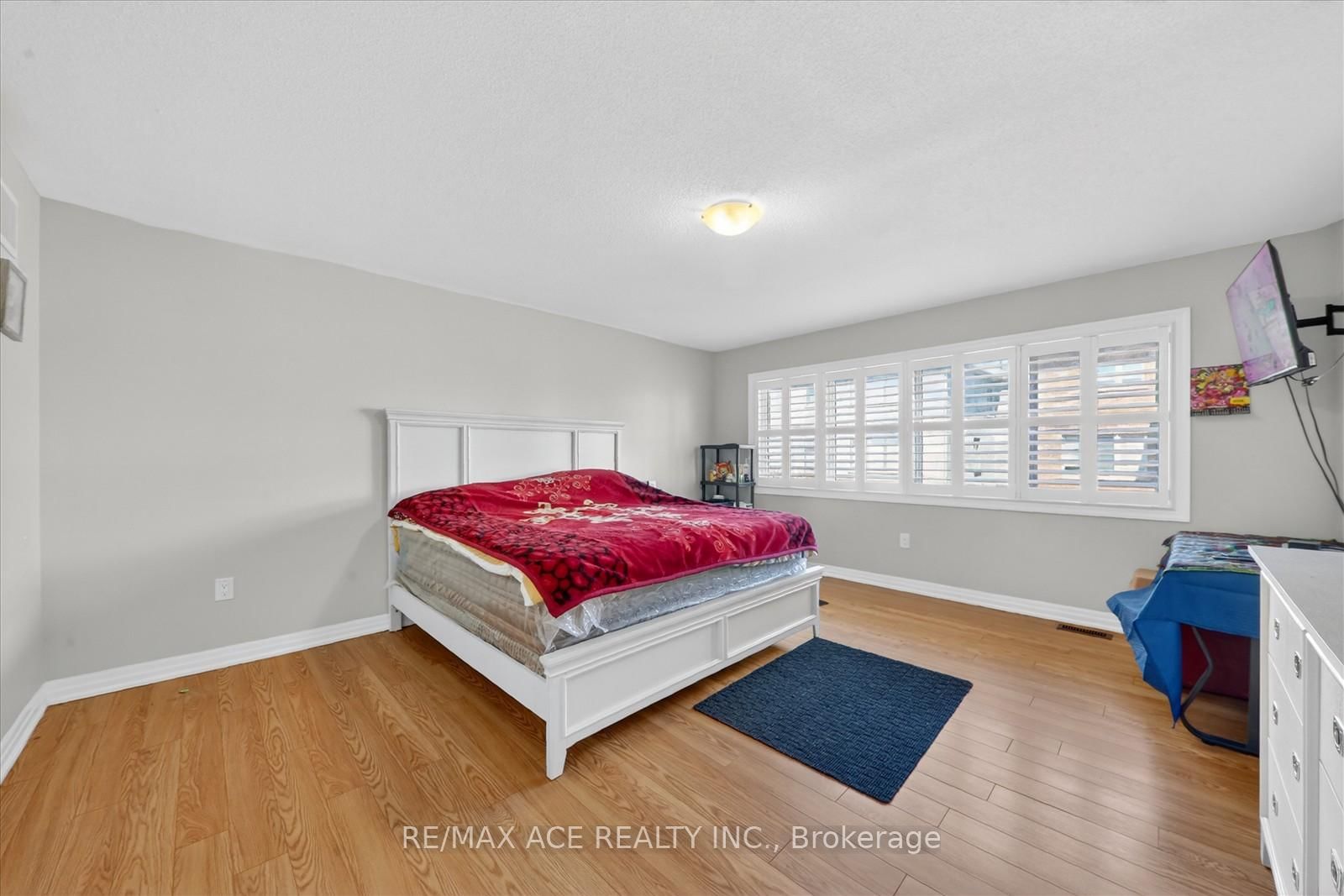 218 Flood Avenue • Clarington, ON photo 23