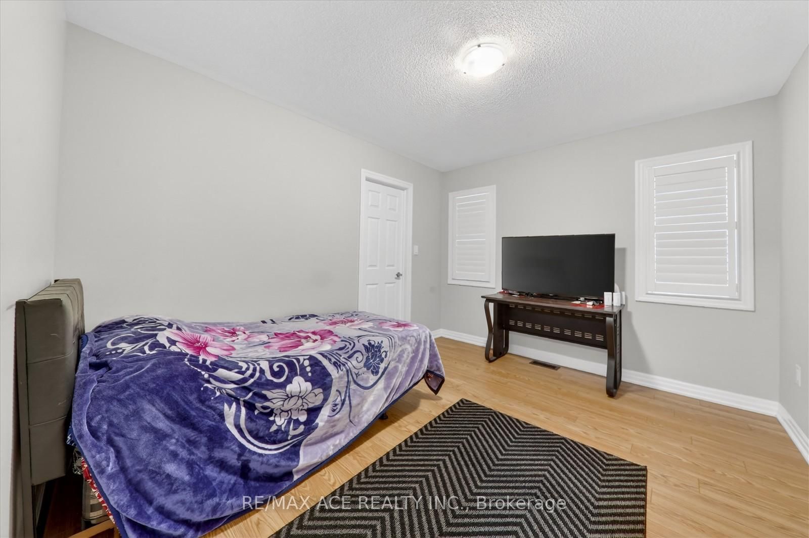 218 Flood Avenue • Clarington, ON photo 34
