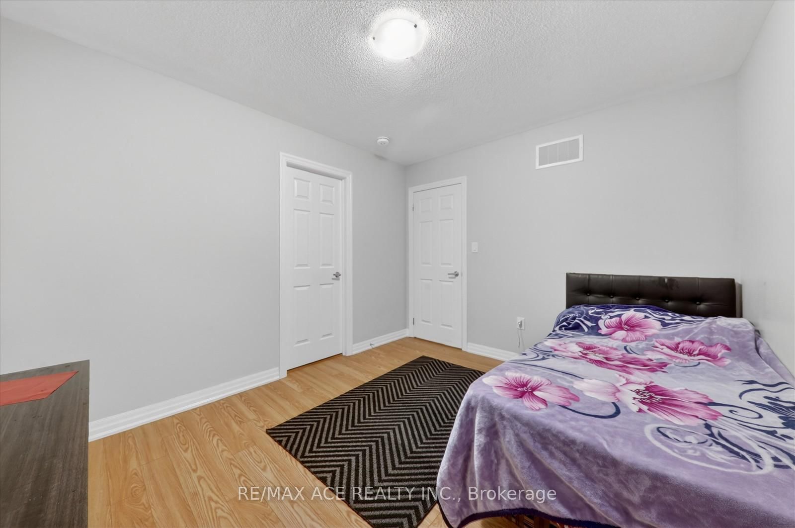 218 Flood Avenue • Clarington, ON photo 35
