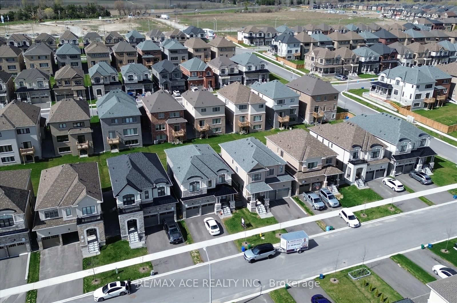 218 Flood Avenue • Clarington, ON photo 44