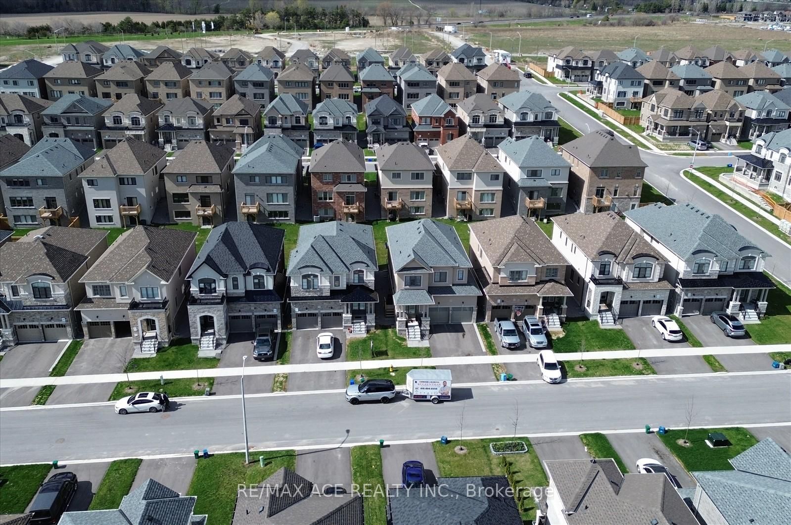 218 Flood Avenue • Clarington, ON photo 45
