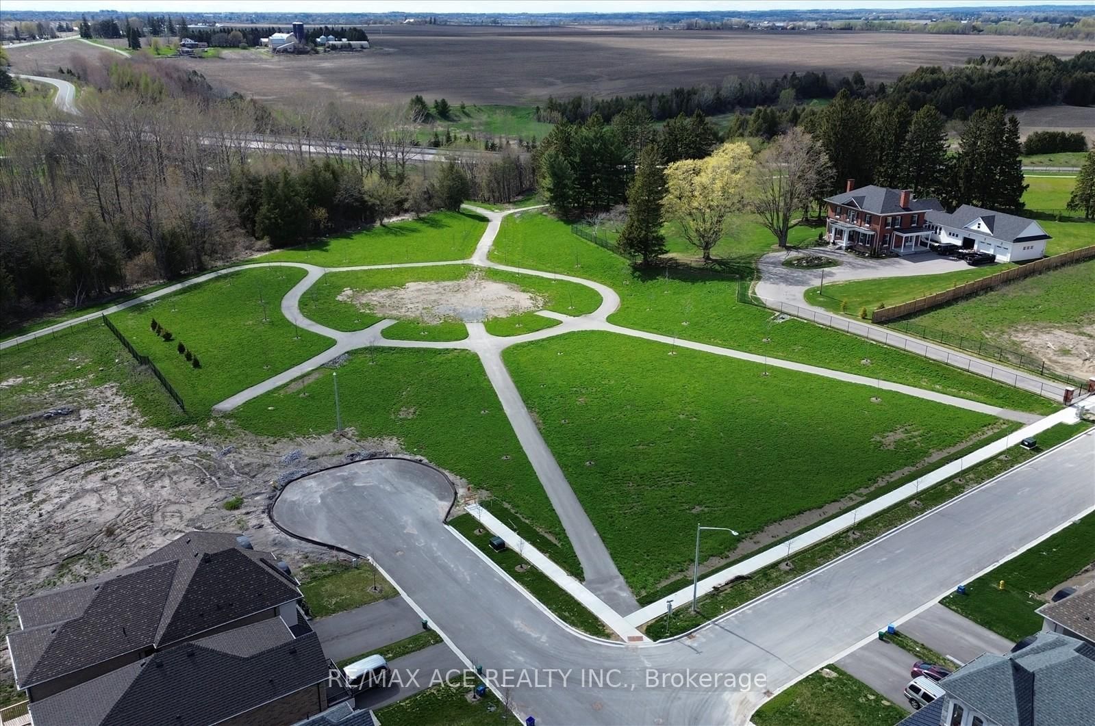 218 Flood Avenue • Clarington, ON photo 47