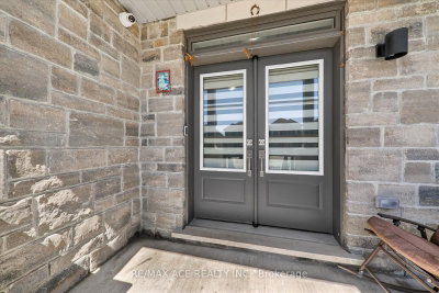 218 Flood Avenue • Clarington, ON photo 6