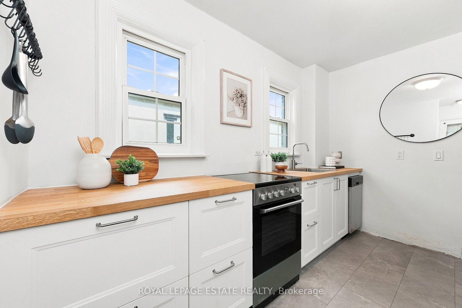 72 Manderley Drive • Toronto, ON photo 10