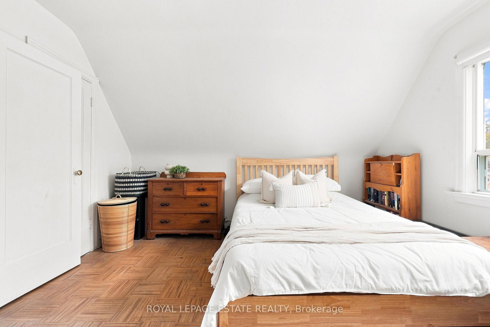 72 Manderley Drive • Toronto, ON photo 17
