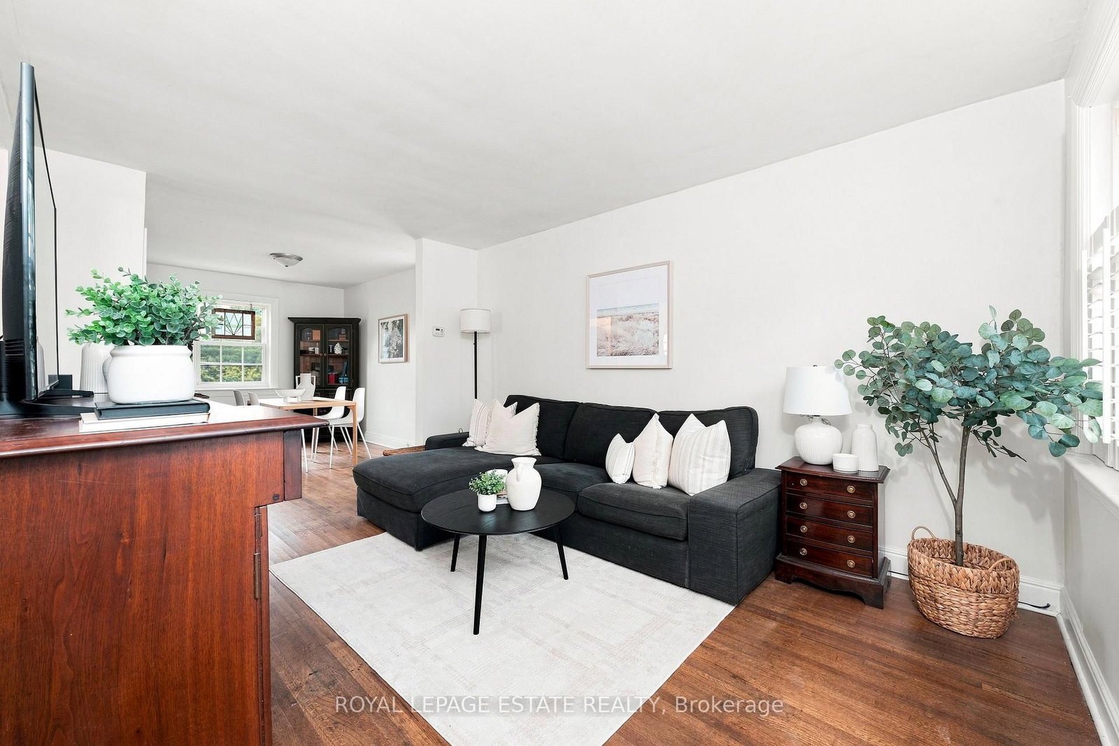 72 Manderley Drive • Toronto, ON photo 4