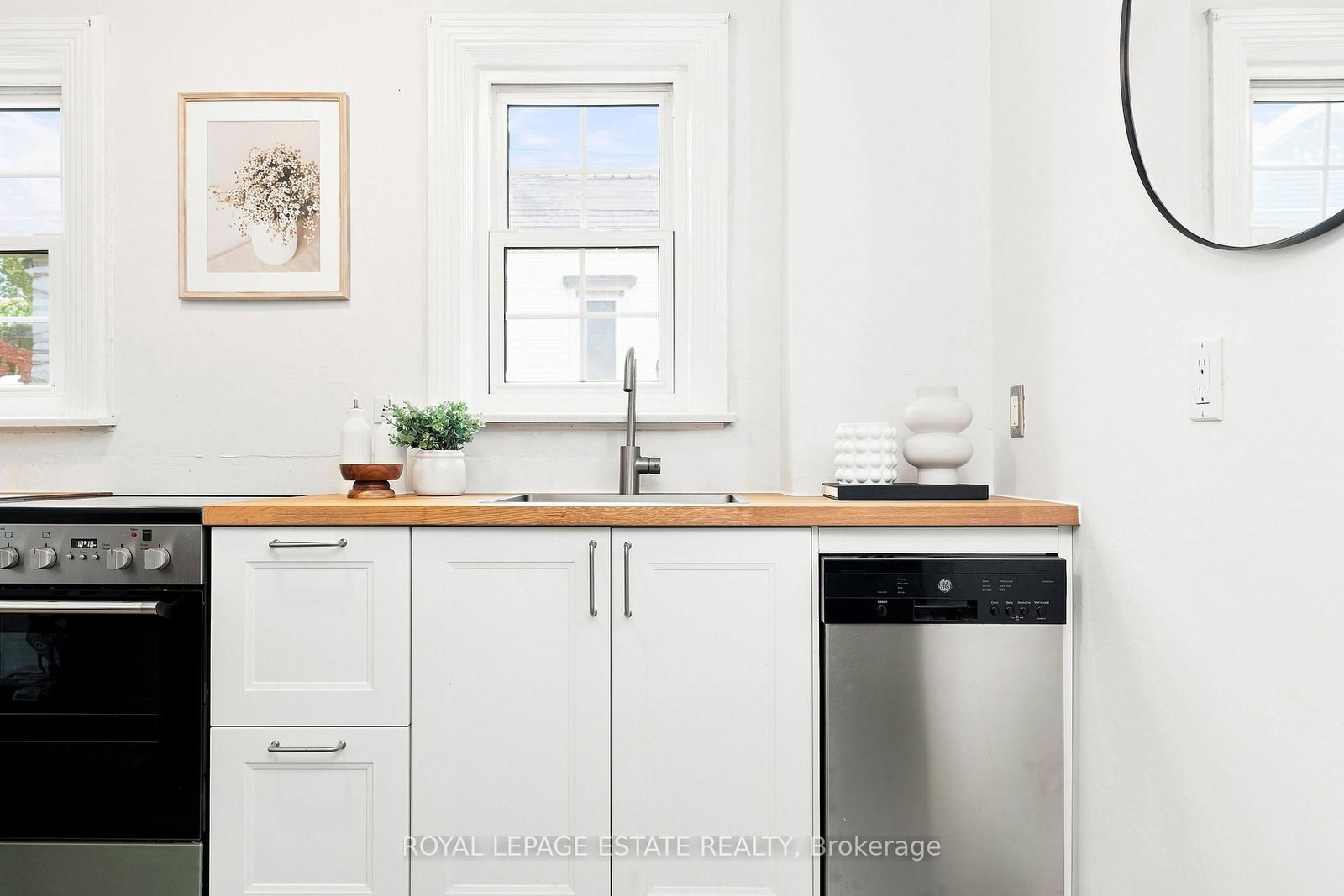 72 Manderley Drive • Toronto, ON photo 7