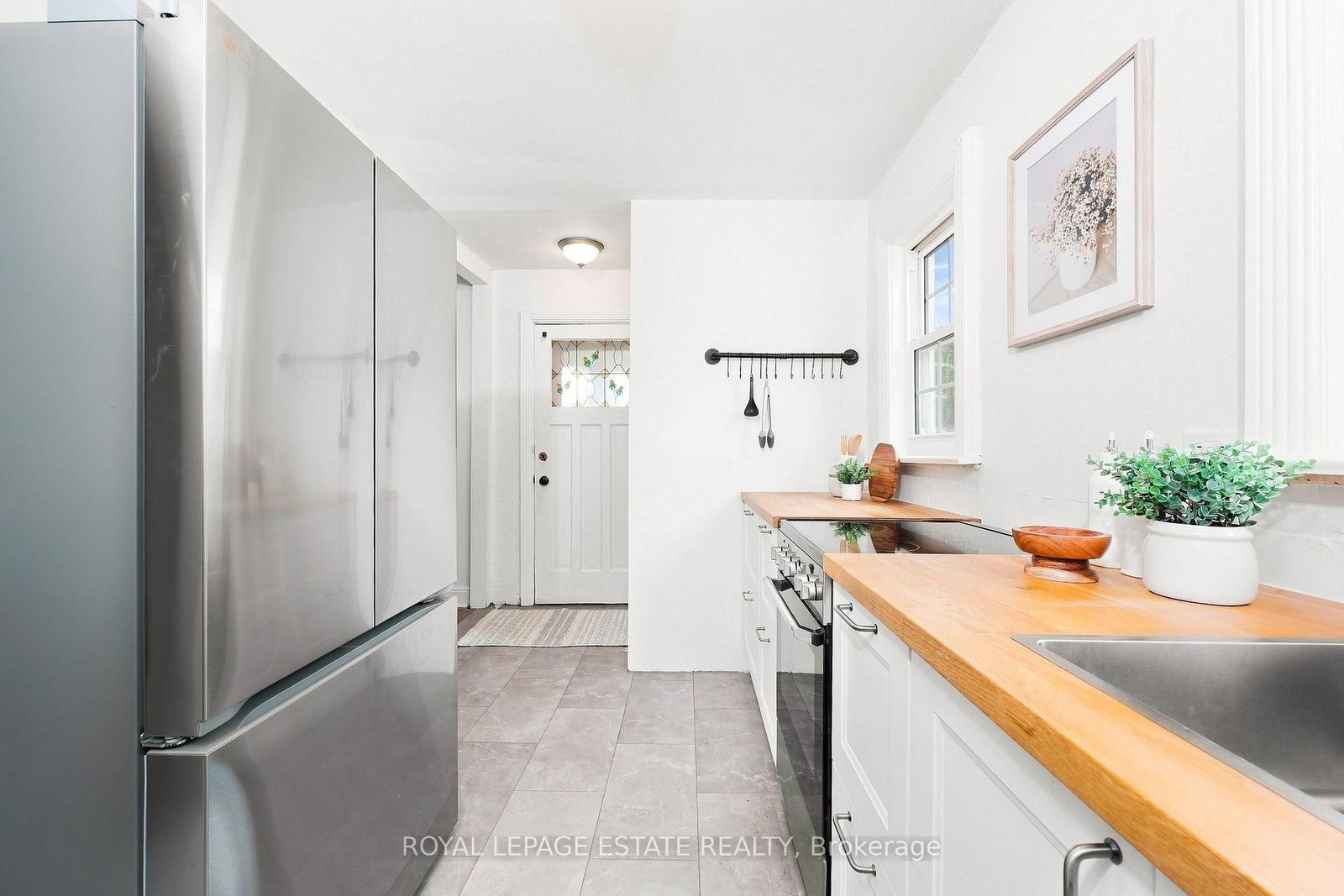 72 Manderley Drive • Toronto, ON photo 9