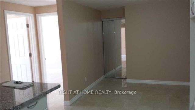 Unit 5 - 611 Gerrard Street E