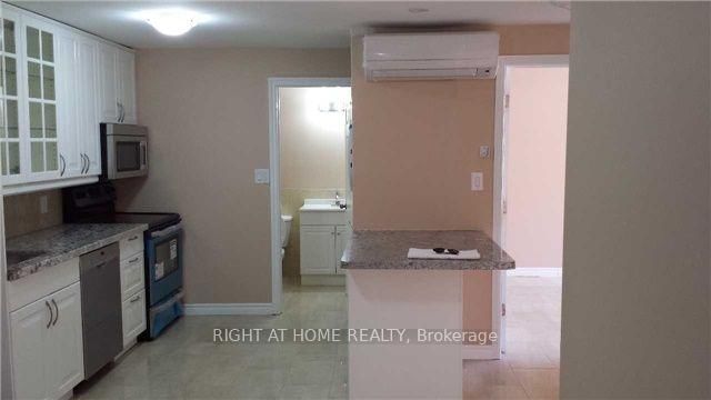 Unit 5 - 611 Gerrard Street E