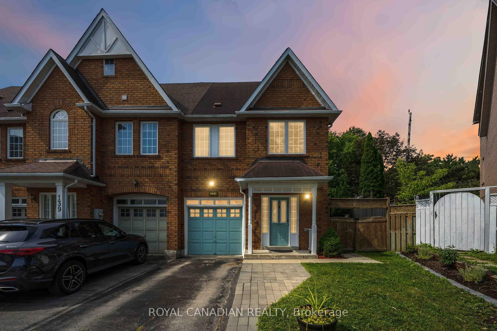137 Stokely Cres, Whitby, view 3