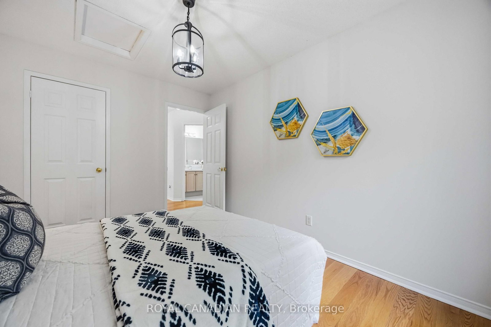 137 Stokely Cres, Whitby, view 36