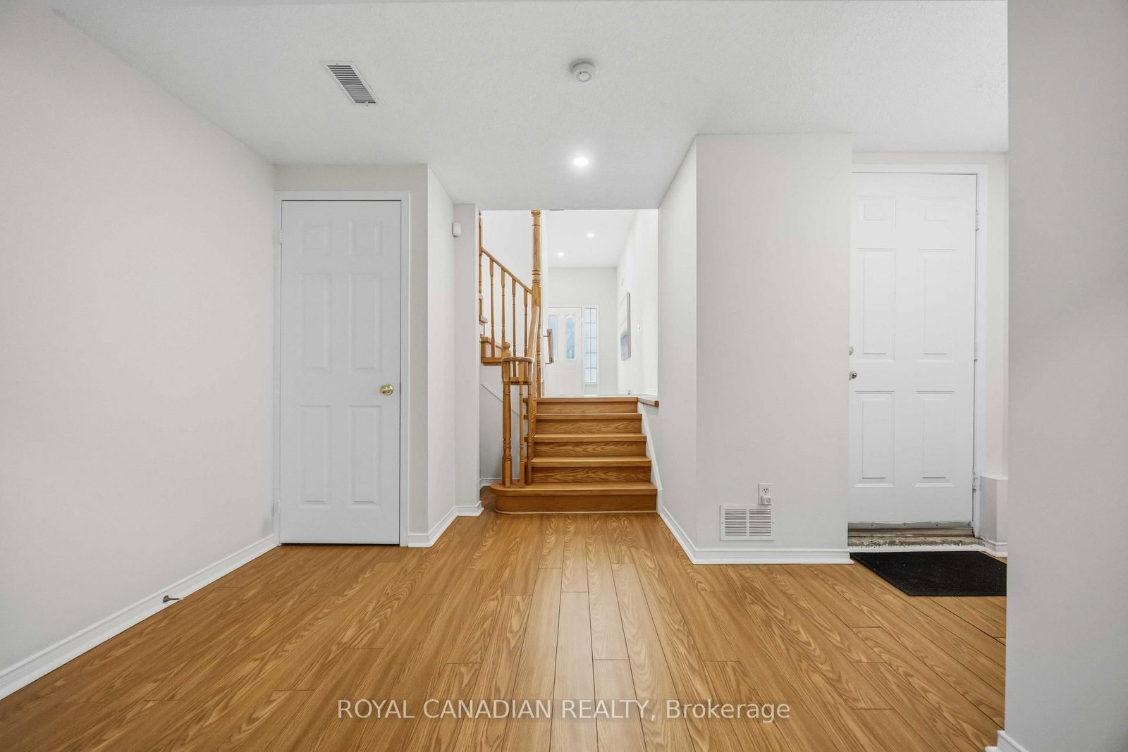 137 Stokely Cres, Whitby, view 9