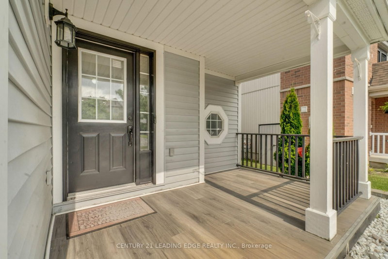 1296 Ashgrove Crescent