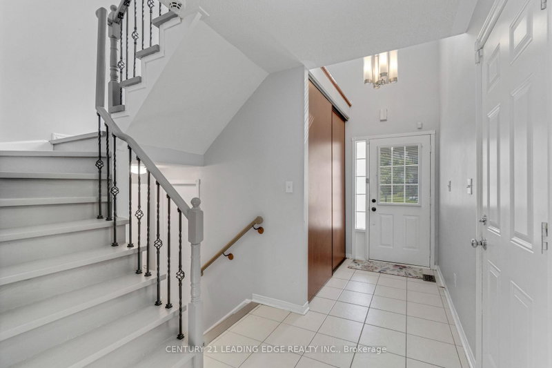 1296 Ashgrove Crescent