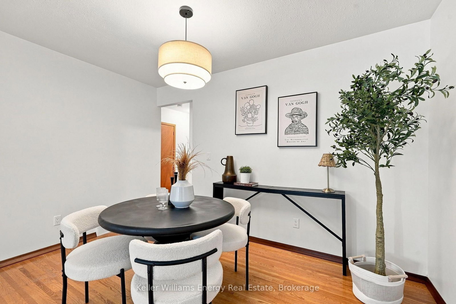 410 Grandview Street S • Oshawa, ON photo 17