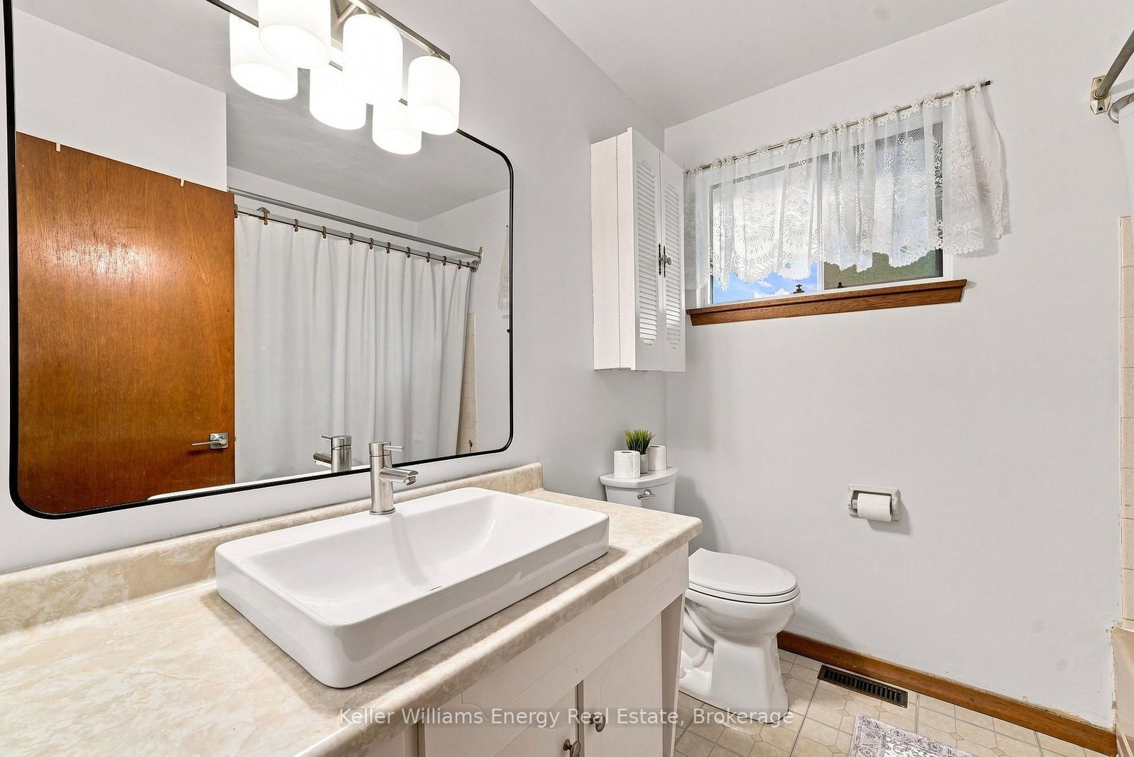 410 Grandview Street S • Oshawa, ON photo 25