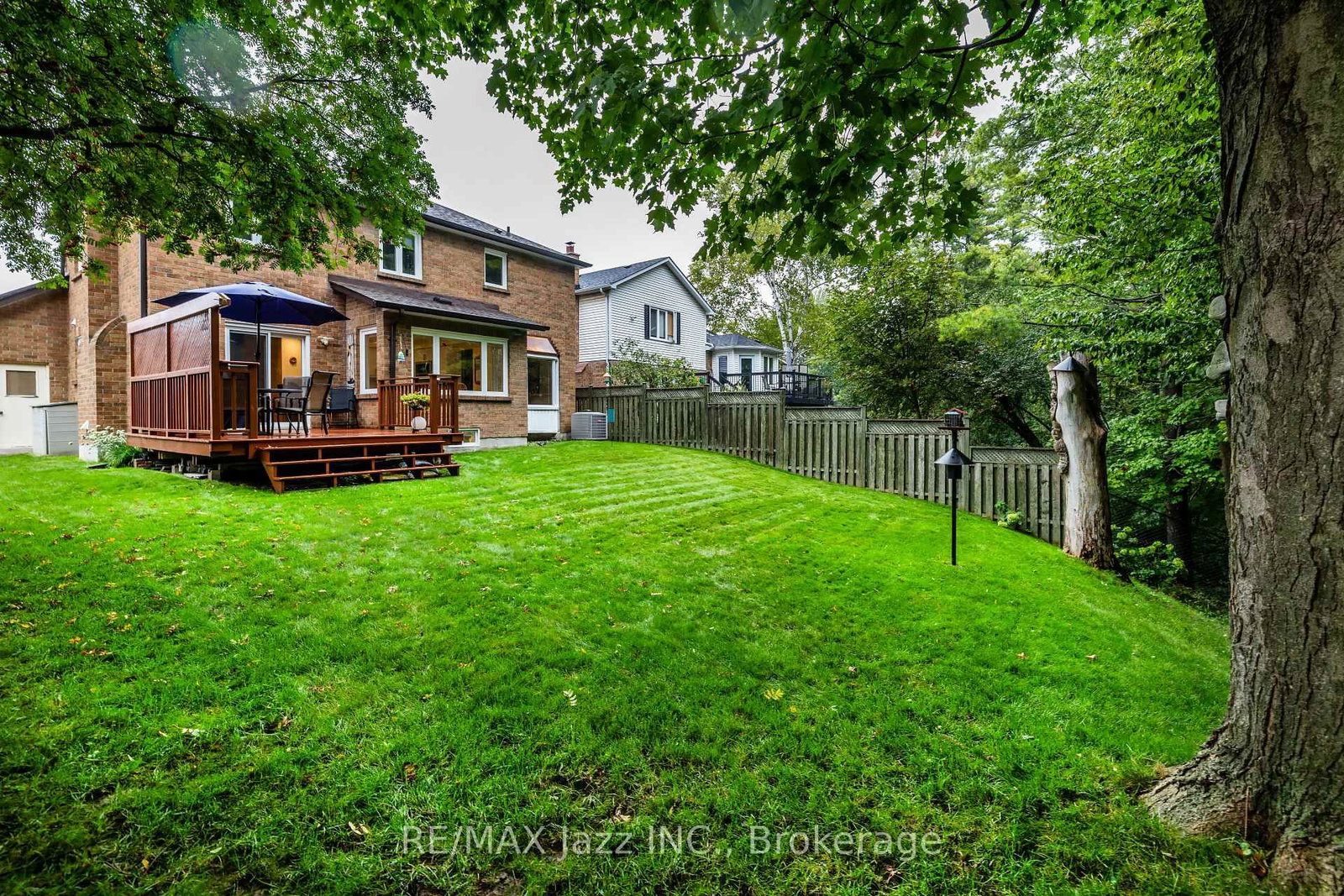 29 Valleycrest Drive • Clarington, ON photo 20