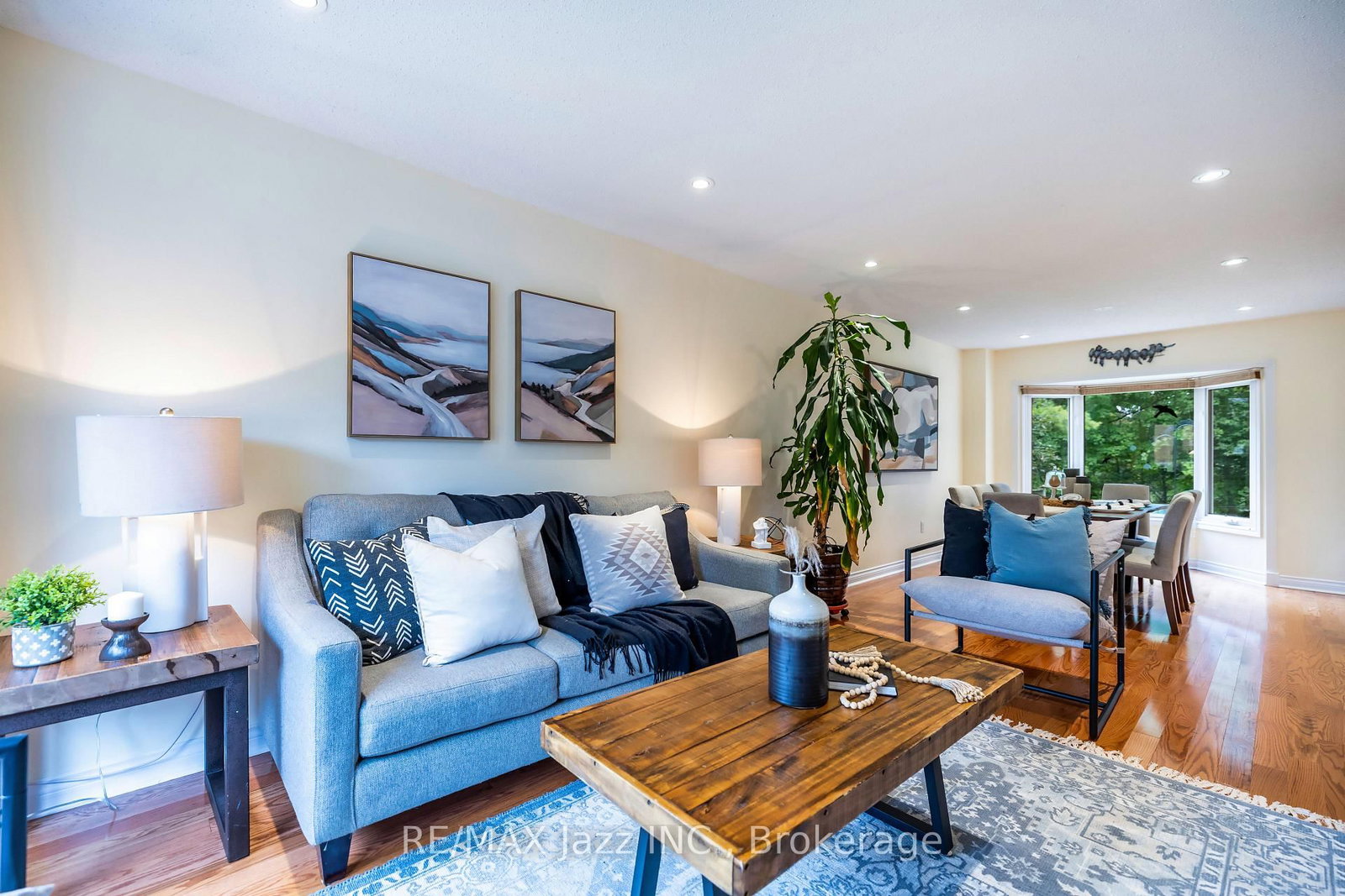 29 Valleycrest Drive • Clarington, ON photo 8