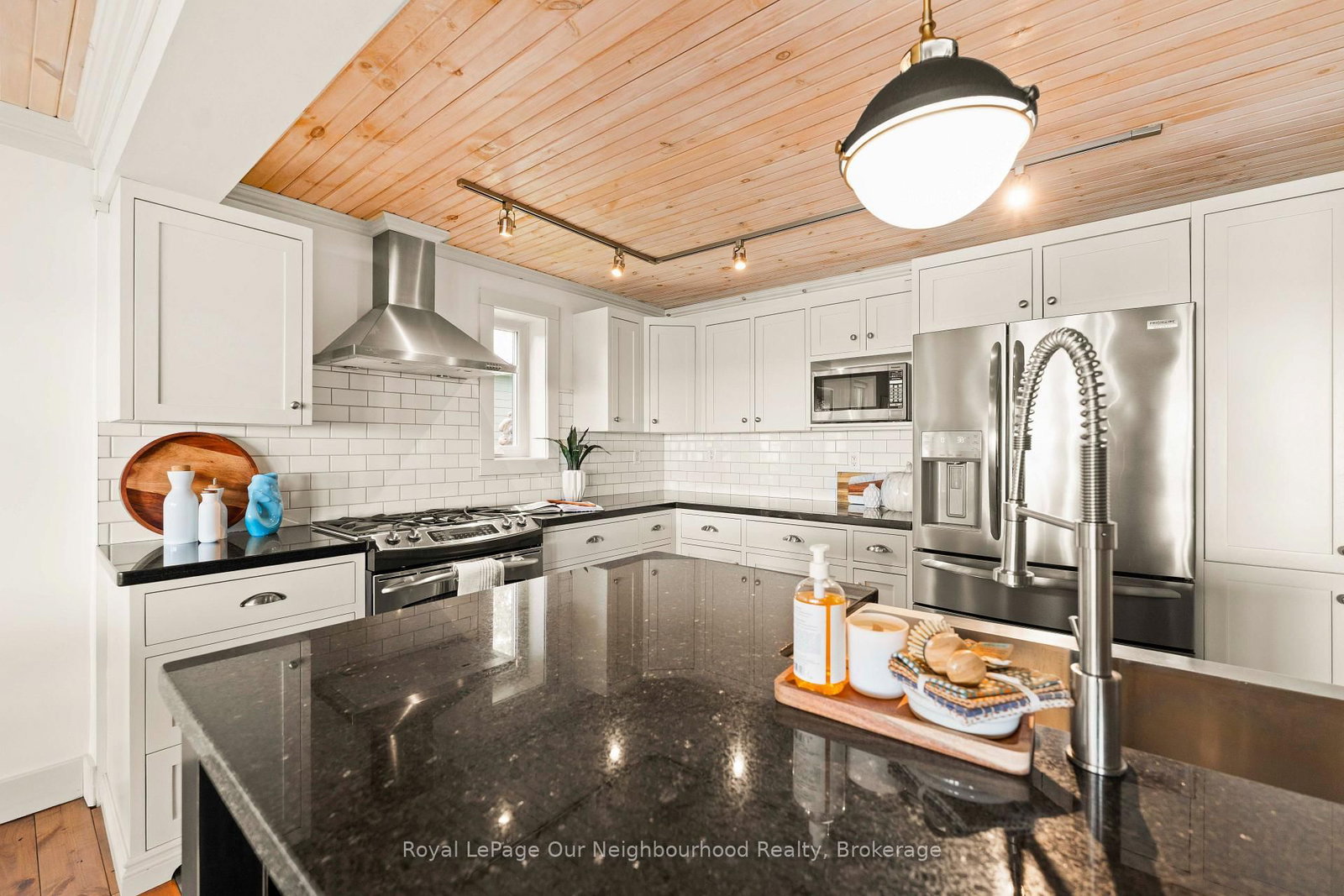 121 Cedar Crest Beach Road • Clarington, ON photo 17
