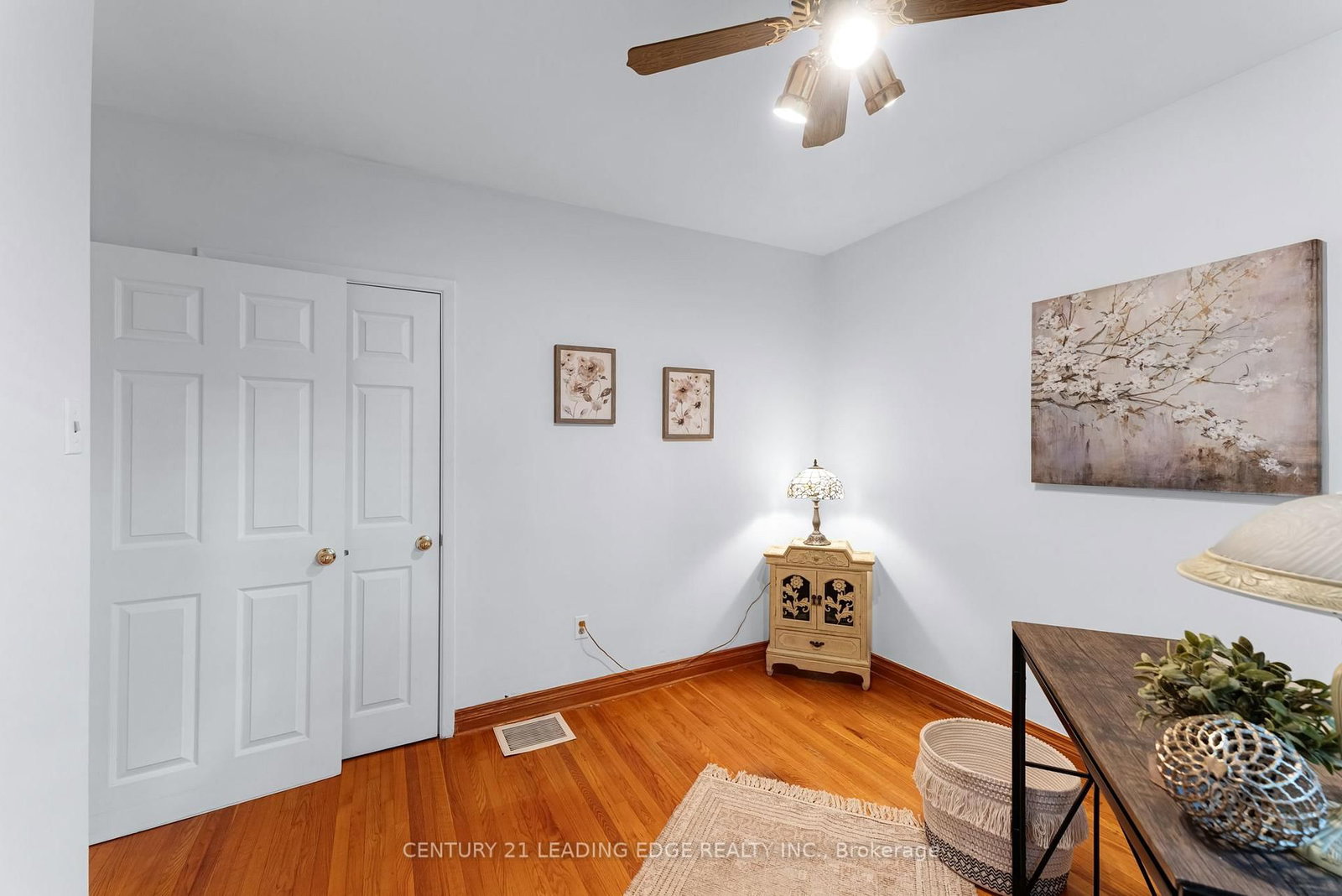 39 Wantanopa Crescent • Toronto, ON photo 28