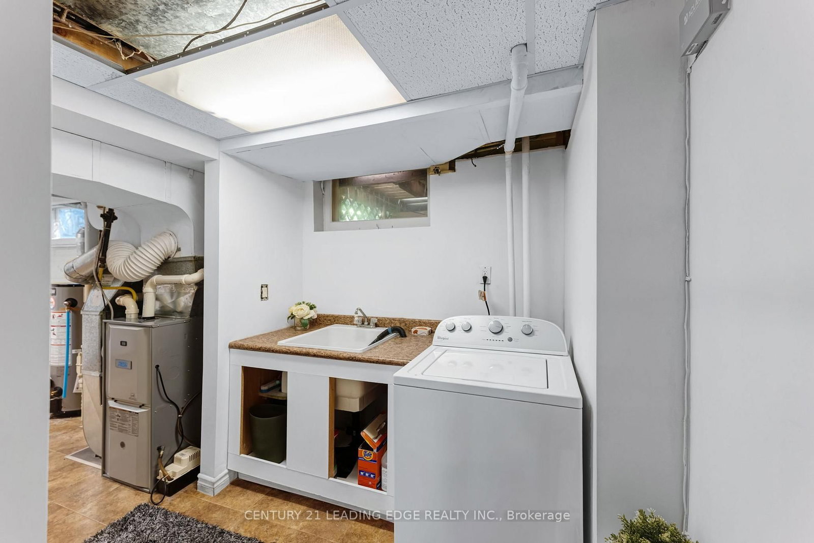 39 Wantanopa Crescent • Toronto, ON photo 36