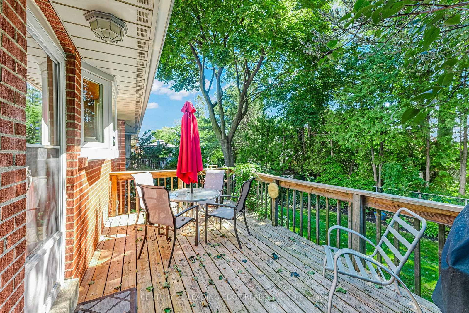 39 Wantanopa Crescent • Toronto, ON photo 38