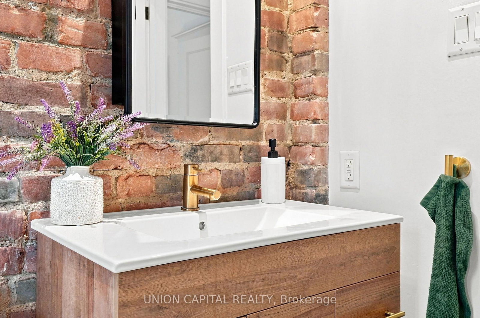 72 Robbins Avenue • Toronto, ON photo 17